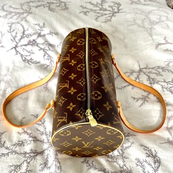 Authentic Louis Vuitton Monogram Canvas Papillion 28 Handbag (Date Code added) - Picture 3 of 16